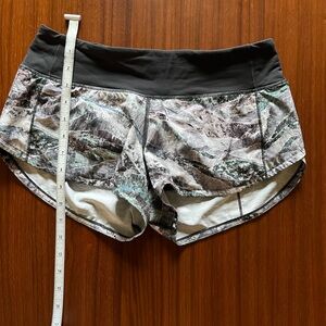 Lululemon low rise size 4 shorts lined in EUC.